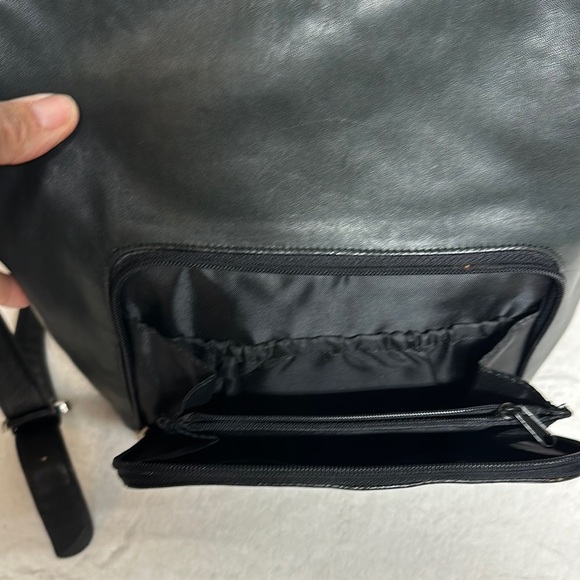 Stone Mountain Black Shoulder Bag Sleek Minimalist Design - Picture 10 of 16